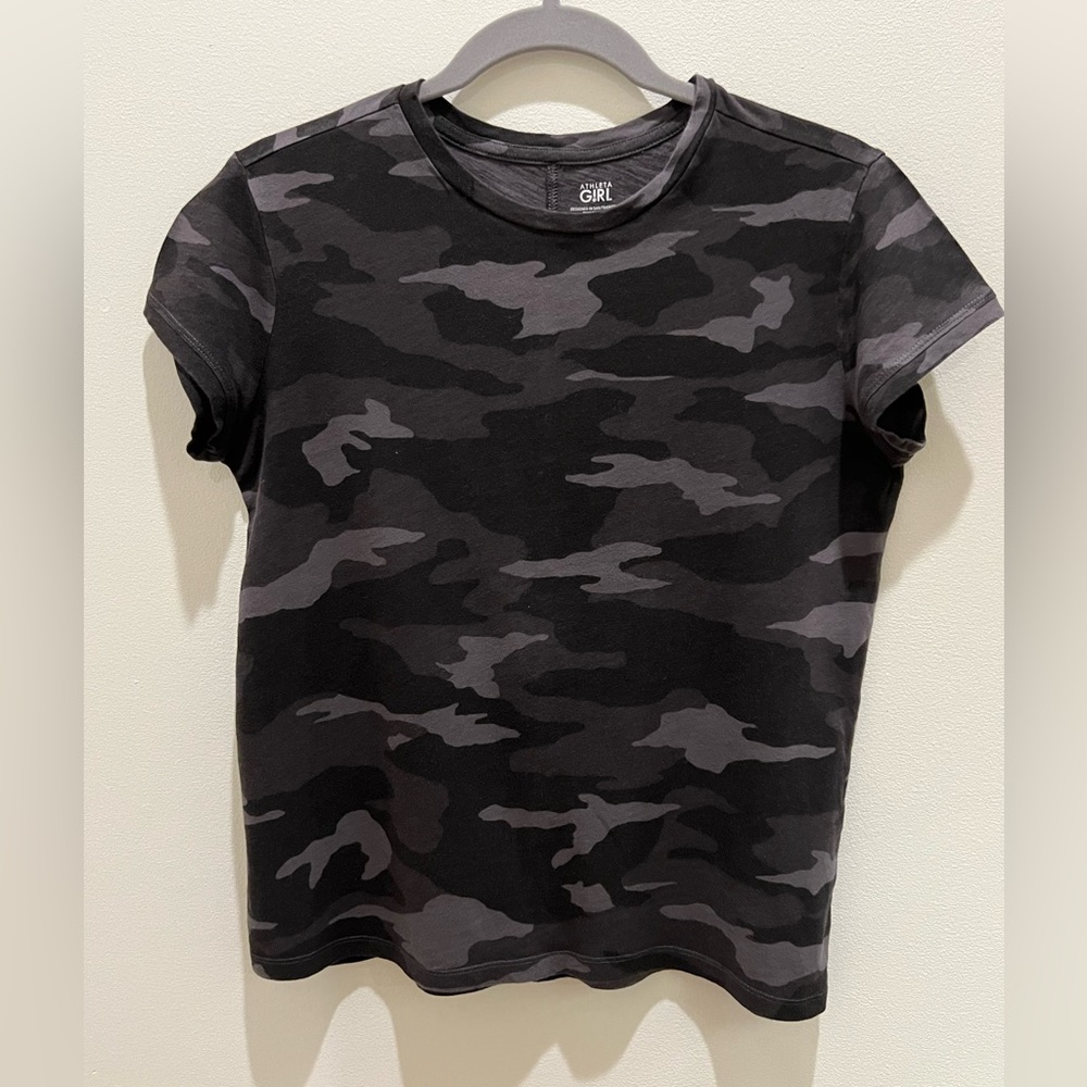 Athleta Girl SS Camo Tee, Size XXL/16, Excellent Conditon